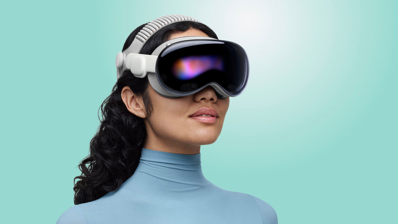 Apple a redus producția de căști Vision Pro și programul de promovare a acestora.