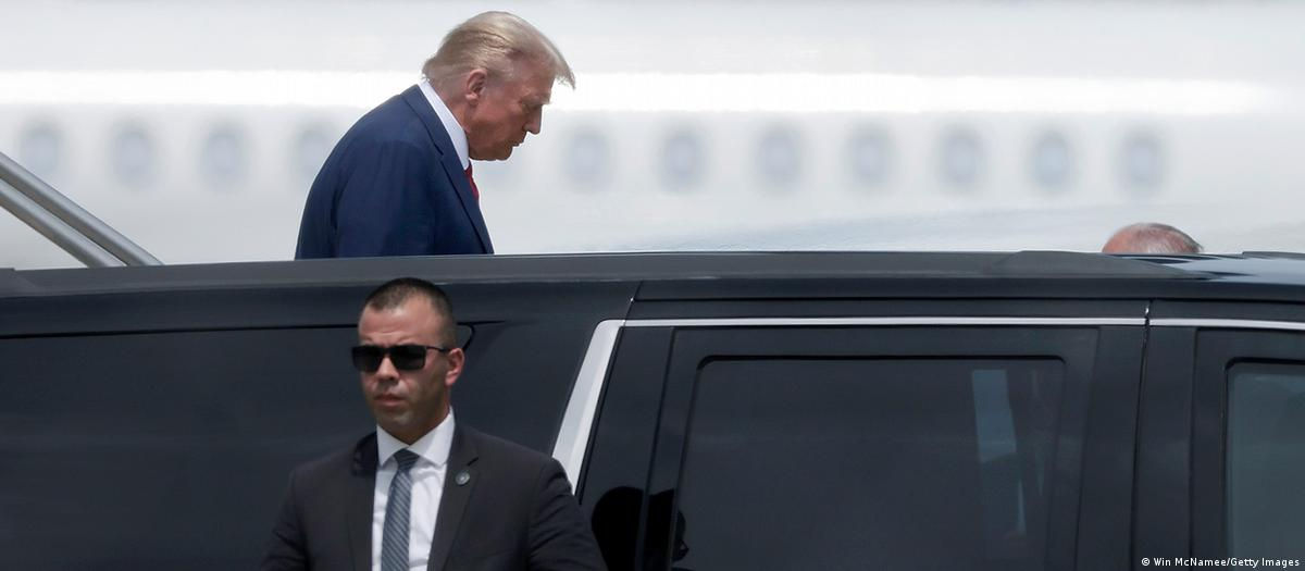 Бывший президент США Дональд Трамп освобожден из-под ареста.