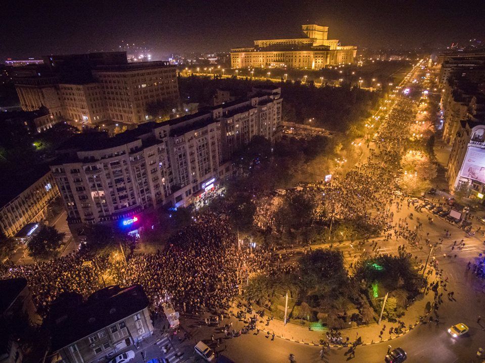 România trebuie să își păstreze standardele democratice interne. 