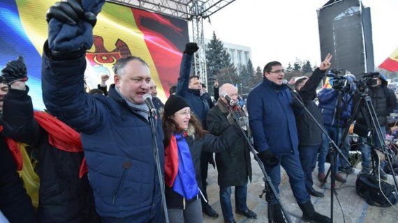 Стороны обсудили общественно-политическую ситуацию в стране.