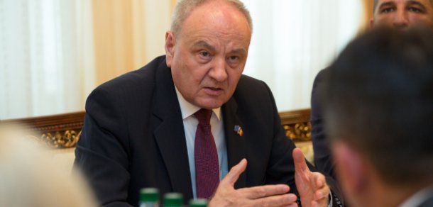 Timofti discută cu structurile de forță combaterea terorismului. Foto: vzglead.md