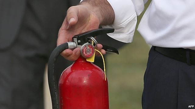 Protecția anti-incendiară a școlilor – o formalitate. Foto: AFP