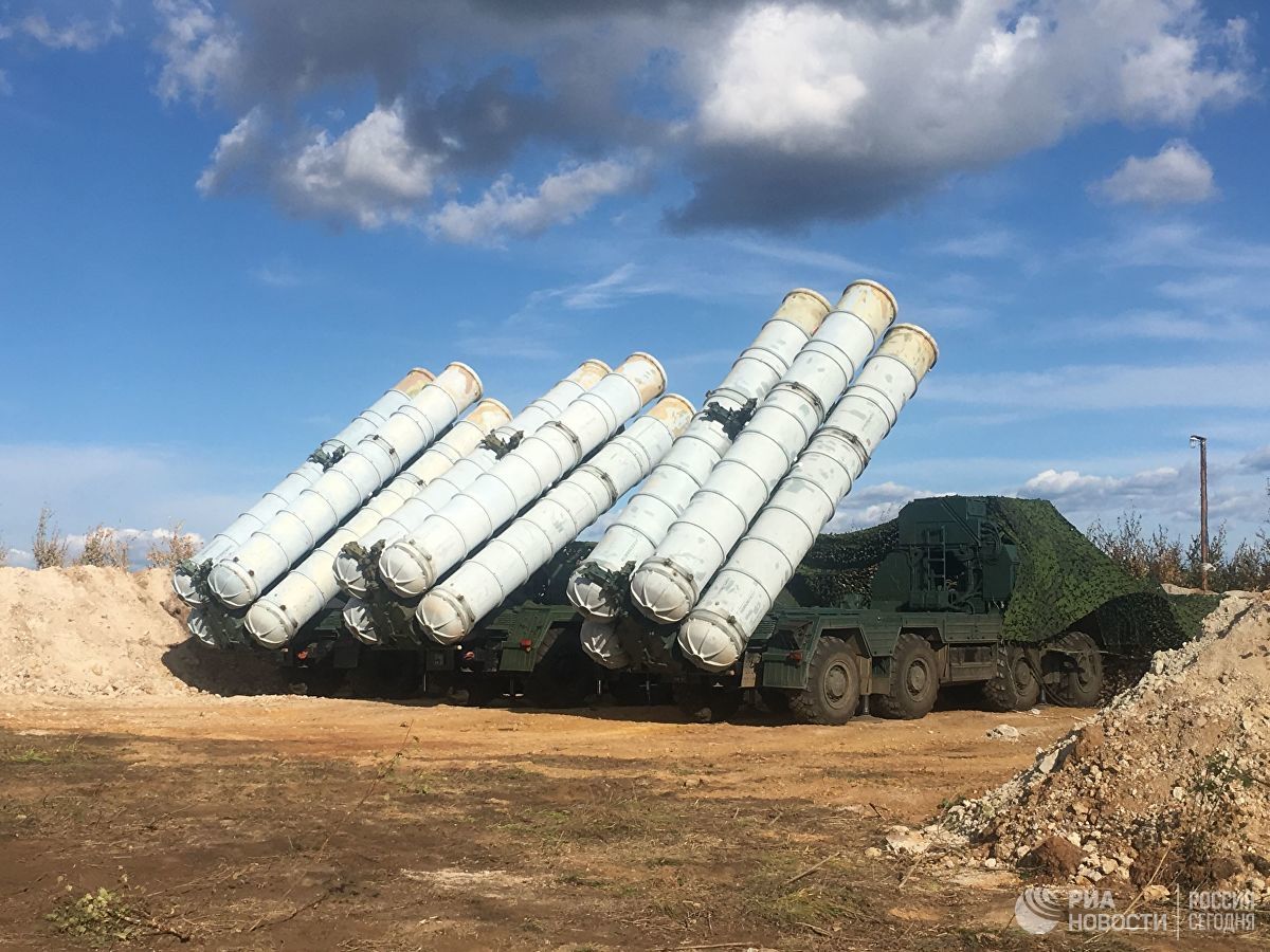 Никто не вправе запрещать Турции покупать С-400, заявил Чавушоглу.