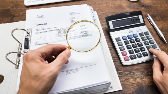 Peste 350 de plătitori au datorii de peste 100.000 de lei la CNAS