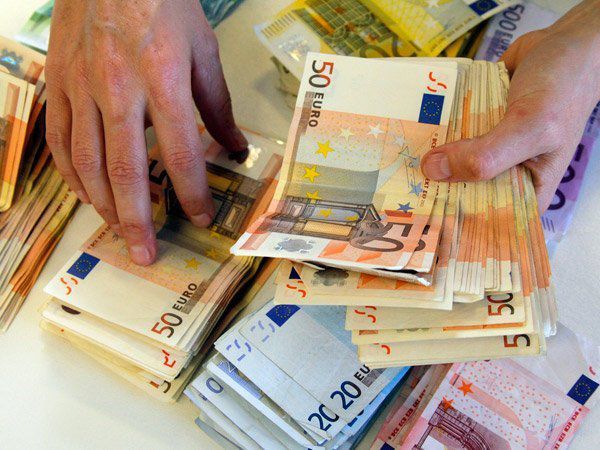 Moldova ar putea primi o asistență macrofinanciară în valoare 100 de milioane de euro din partea UE dacă îndeplinește unele condiții. 