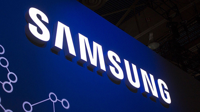 Samsung приостанавливает поставки телефонов и чипов в Россию.
