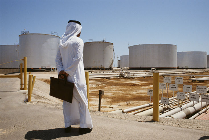 Добыча нефти в ОАЭ сократилась вдвое из-за конфликта с Ираном.