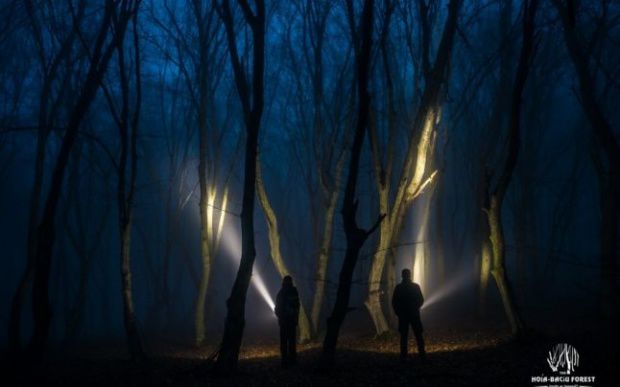 Jurnaliştii britanici, într-unul dintre cele mai înspăimântătoare locuri din lume, aflat în România. Foto: Hoia Baciu/ Facebook