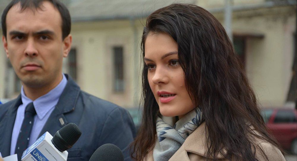 Ghimpu a pus "Like" la "boroboaţa prorusă” a Alinei Zotea. Foto: Alina Zotea, Facebook