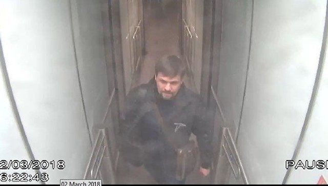 Британские власти что-то напутали с фотографиями подозреваемых по делу Скрипалей или же просто сфальсифицировали их. 