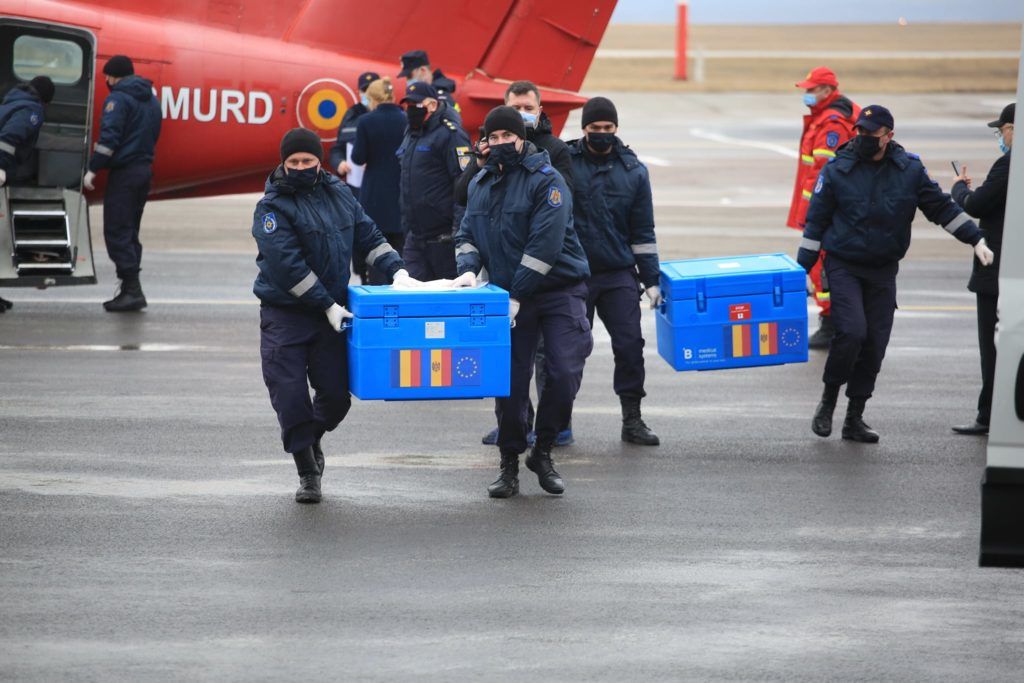 Вакцина против COVID-19 прибыла в Республику Молдова.