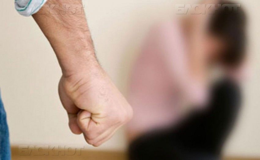 В Италии румын избил сожительницу-молдаванку и ее дочь.