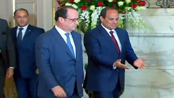 Президент Франции Франсуа Олланд прибыл в Каир.
