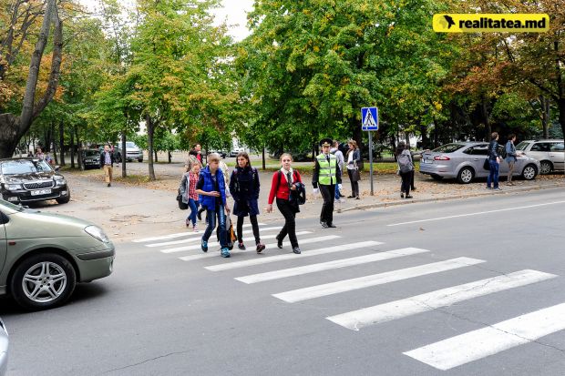 Amenajarea şi semnalizarea trecerilor pietonale e necesară pentru sporirea gradului de securitate a pietonilor. Foto: realitatea.md