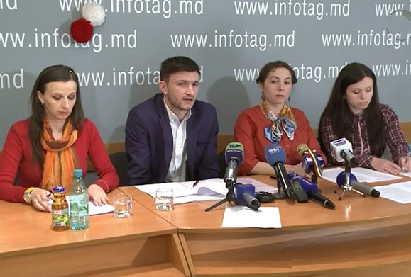 По словам участников группы, в случае если власти не предпримут никаких решений в срочном порядке, женщины снова организуют акции протеста. Первая