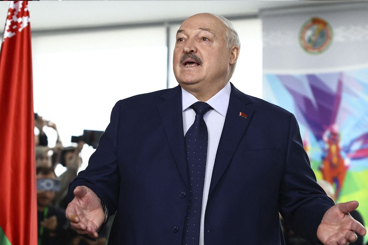 Lukașenko câștigă alegerile prezidențiale din Belarus cu 86,82% din voturi.