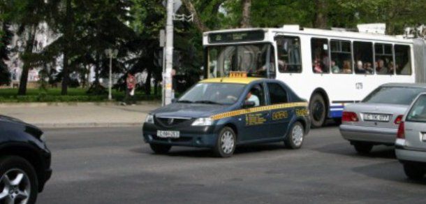 Zeci de taximetriști prinși beți la volan. Foto: publika.md