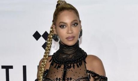 Beyoncé revine pe prima poziţie în topul Billboard Hot 100.