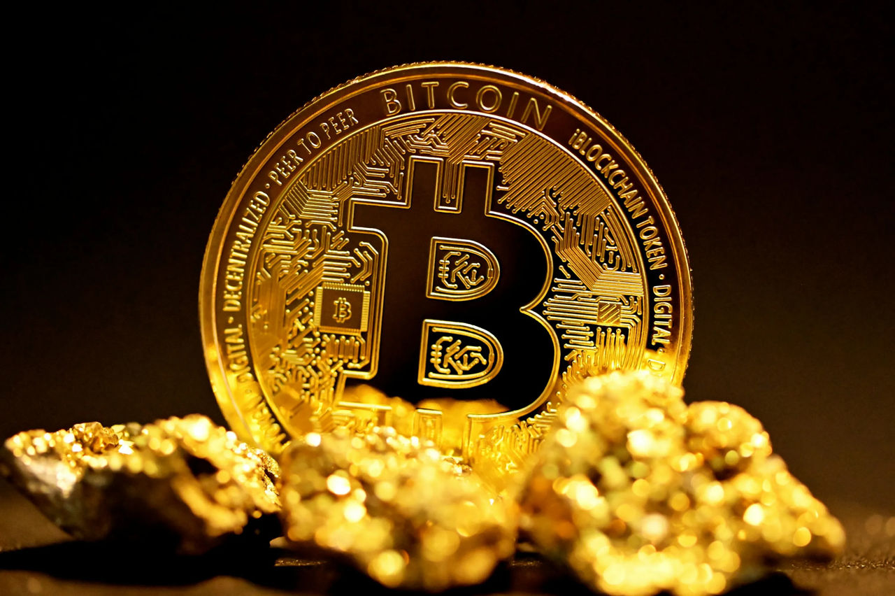 Rusia utilizează Bitcoin în comerțul internațional pe fondul sancțiunilor.