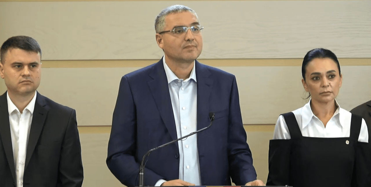 Usatîi: Vom propune amânarea ședinței la care trebuie să fie votat Guvernul Munteanu.