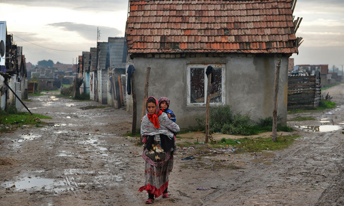 În satele Moldovei locuiesc de 4 ori mai multe persoane aflate la limita sărăciei decât în orașe. 