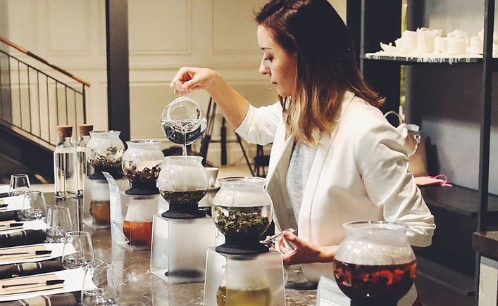 Moldoveanca somilier de ceai în Dubai: Marina Rabei