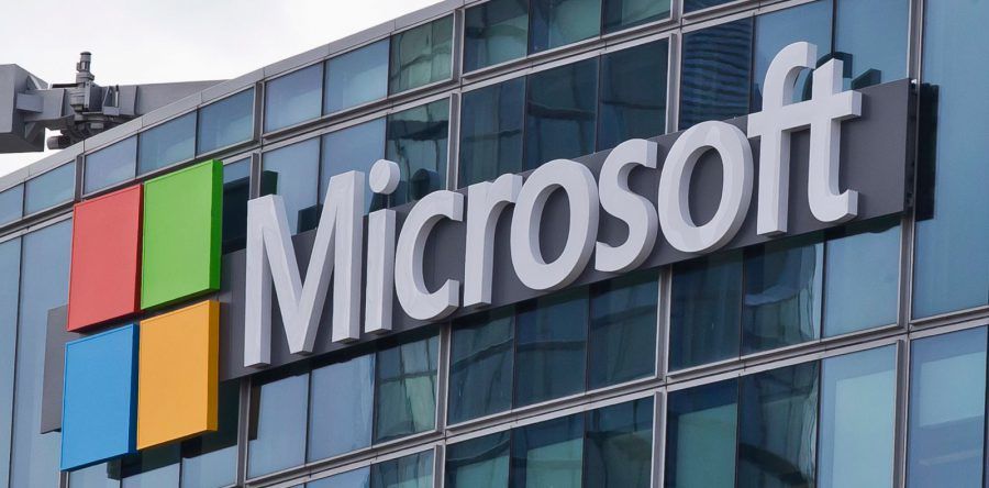 Атаковавшие штаб Макрона хакеры нашли уязвимость в продуктах Microsoft.