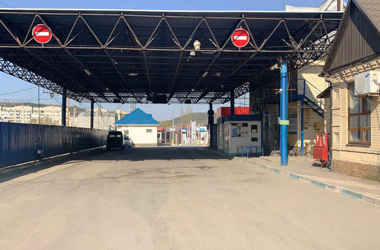 На границе Молдовы приостановили пропуск продуктов и древесины из Украины.