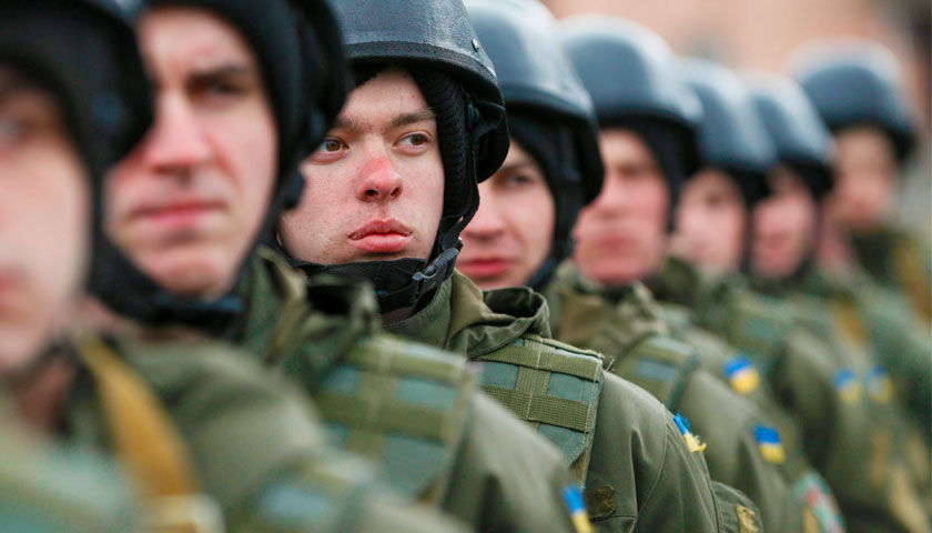 Власти Украины снизили на два года возраст призыва в армию.