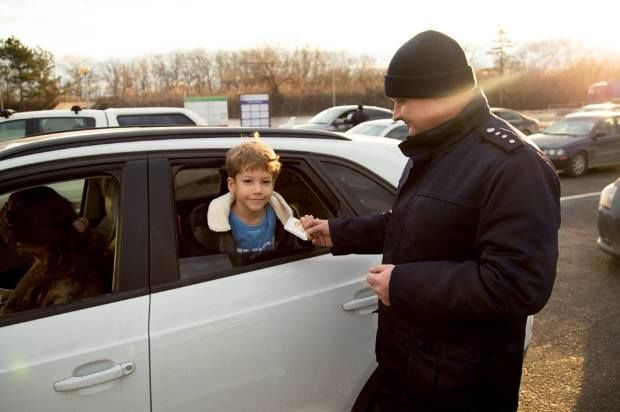 Cum sunt întâmpinați moldovenii care revin în țară de sărbători 