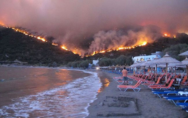 Grecia va inspecta liniile electrice pe fondul suspiciunilor privind cauza incendiilor forestiere.