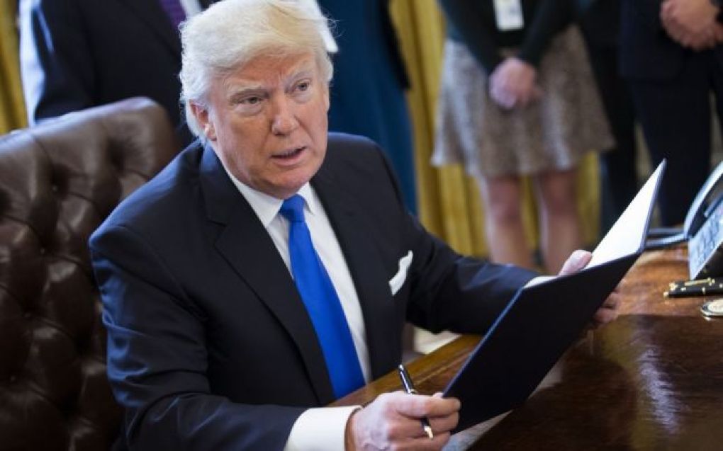 Un judecător federal din Statele Unite a decis să suspende temporar la nivel naţional ordinul executiv semnat săptămâna trecută de preşedintele Donald Trum.