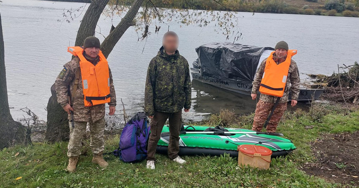Украинец пытался переплыть Днестр на резиновом каяке, чтобы попасть в Молдову.