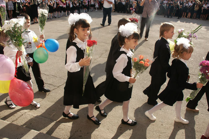 Учебный год 2012-2013 начнется 3 сентября, поскольку 1 и 2 сентября выпадают на субботу и воскресенье.