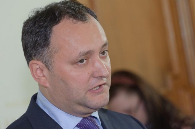 Додон заявил, что согласен с оставкой чиновников, виновных в сокрытии правды об инциденте на охоте.