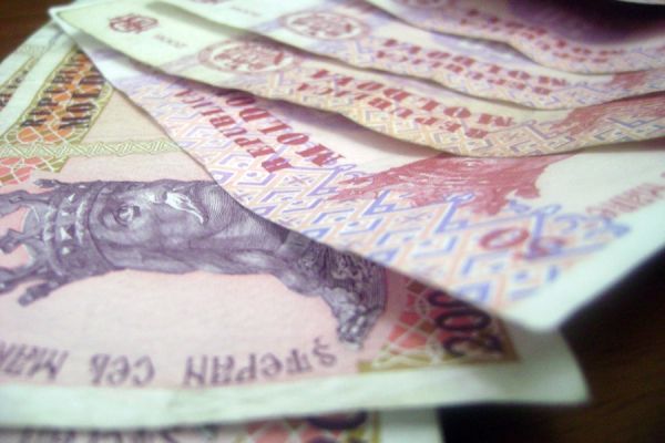 Число экономических агентов, предпочитающих работать в теневой экономике, растет. Фото: obzormd.com