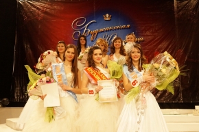 В региональном конкурсе красоты «Буджакская красавица» 2012 года победила уроженка города Чадыр-Лунга Валерия Шпотаковская.