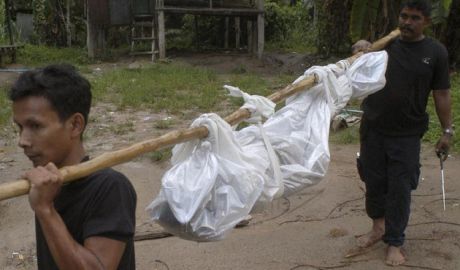Poliţia locală a găsit o groapă comună în care se aflau 26 de cadavre. Foto: gandul.info