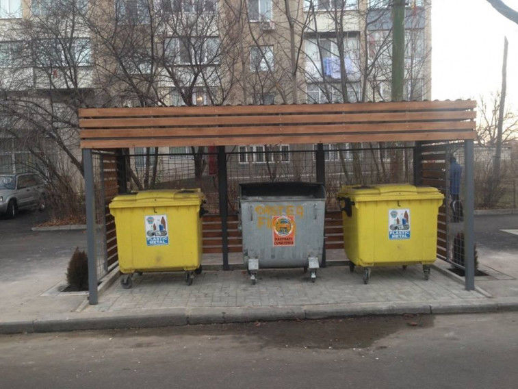 CNA are suspiciuni că platourile de colectare a deșeurilor au fost procurate la preț exagerat.