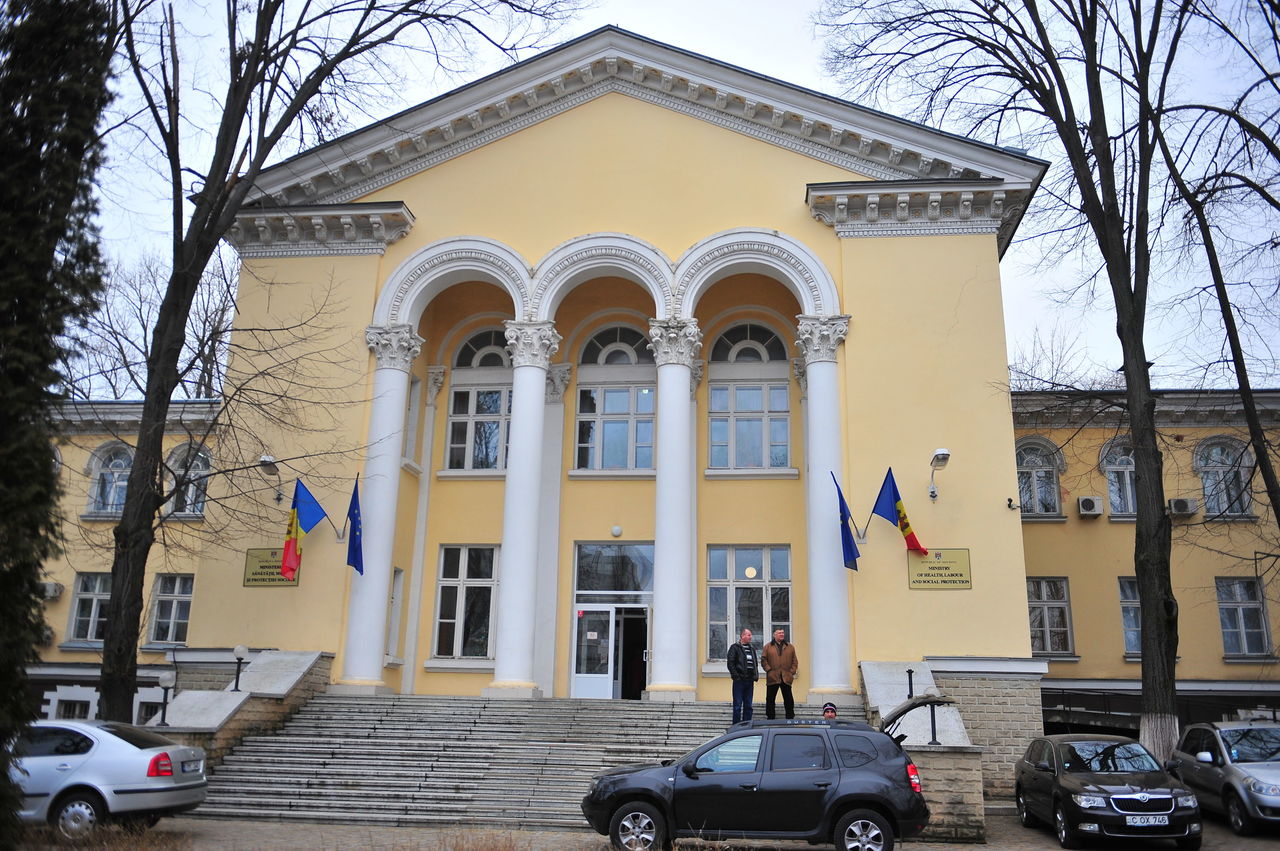 В Минздраве заявили, что не получали запроса от РФ о регистрации вакцины Sputnik V.