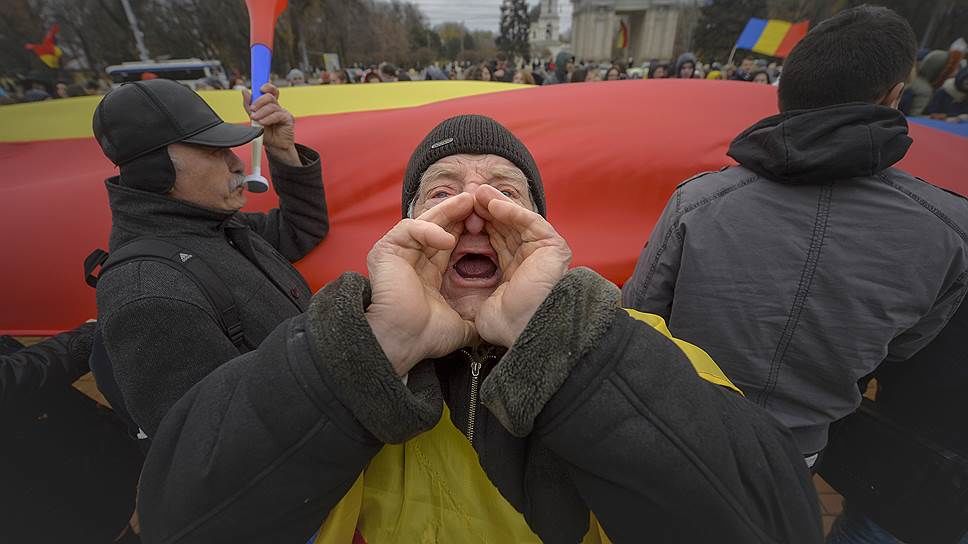Оппозиция уверена, что реформа нужна Демпартии и персонально Плахотнюку, чтобы продолжать контролировать в Молдавии.