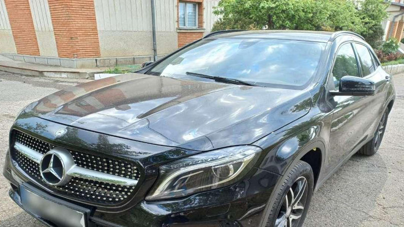 На КПП "Албица" у молдаванина обнаружен угнанный автомобиль.