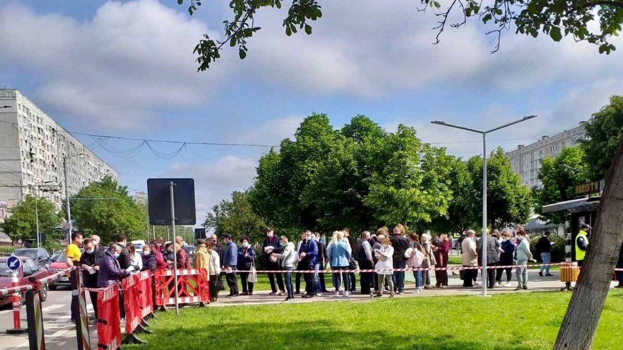 Передвижные пункты вакцинации находятся на Чеканах и в Сынжере.