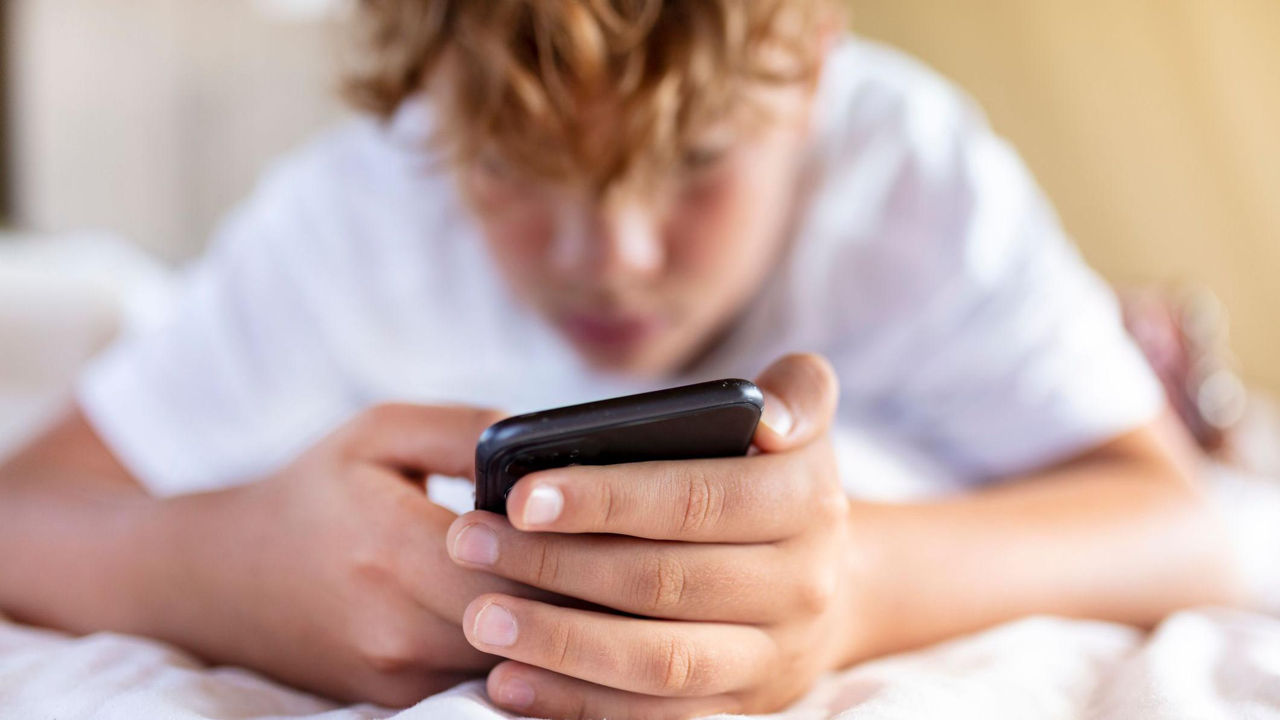 Pe Facebook au apărut conturi speciale pentru adolescenți.