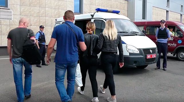 Женщина обвиняется в серии хищений из банкоматов на территории Белоруссии.