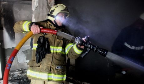 Un bărbat de 45 de ani din oraşul Otaci, raionul Ocniţa, a fost găsit mort după ce locuinţa i-a fost cuprinsă de flăcări.