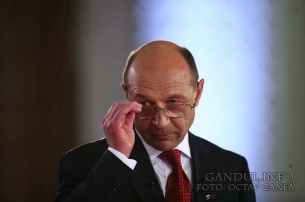 „Am cerut deja unui grup de jurişti să vadă dacă un Guvern poate răspunde în faţa legii.