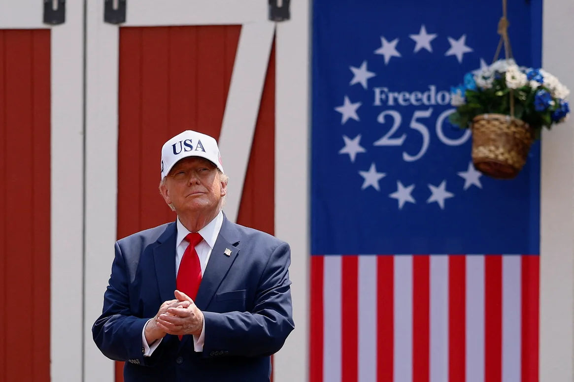 Trump a cumpărat masiv acțiuni ale giganților IT în timpul prăbușirii provocate de el.