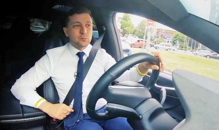 Зеленский призывает украинцев быть внимательными на выборах в Верховную Раду и не голосовать "за аферистов".