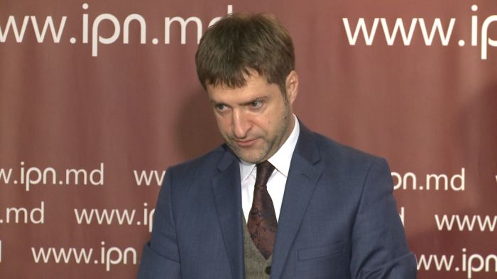 Независимый кандидат по столичному одномандатному округу №33 Кэлин Виеру.